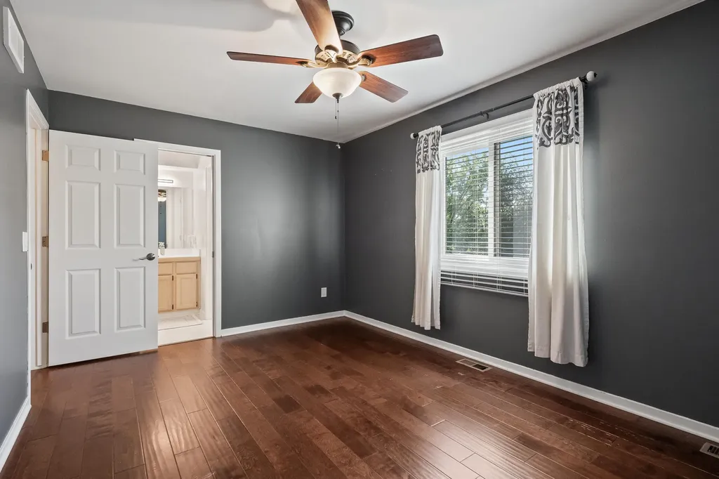 1008 Beachland Boulevard Waterford Charter Township MI 48328