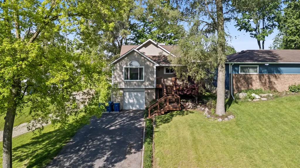 1008 Beachland Boulevard Waterford Charter Township MI 48328