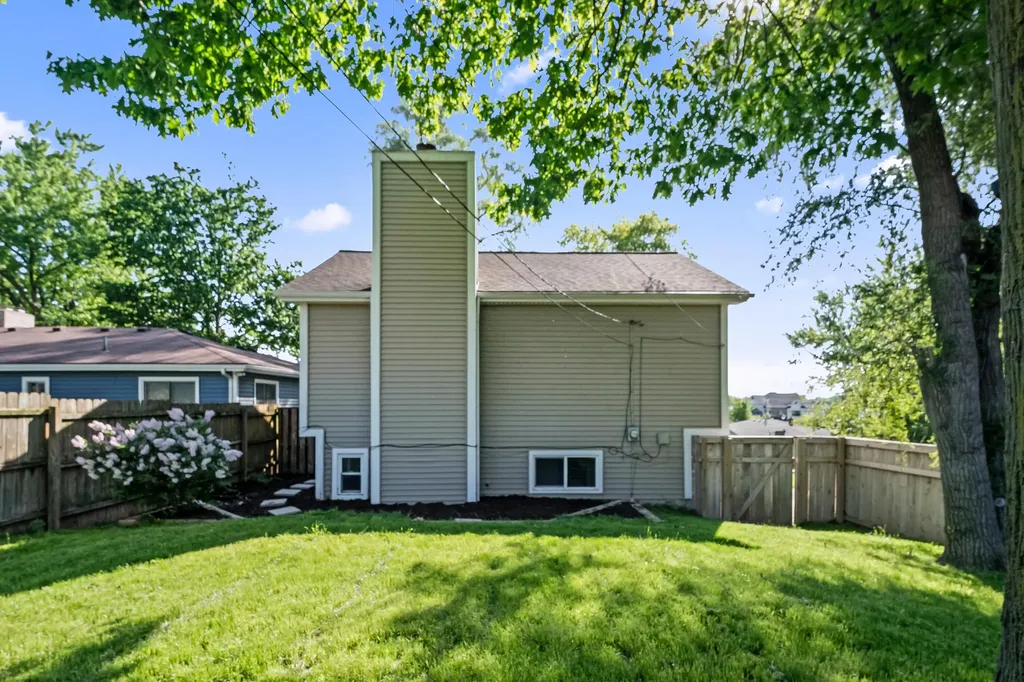 1008 Beachland Boulevard Waterford Charter Township MI 48328
