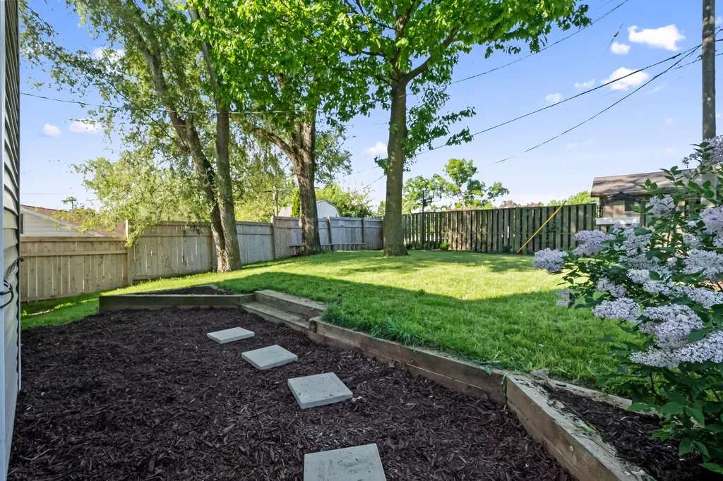 1008 Beachland Boulevard Waterford Charter Township MI 48328