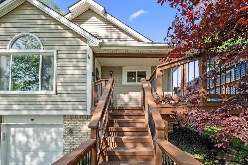 1008 Beachland Boulevard Waterford Charter Township MI 48328