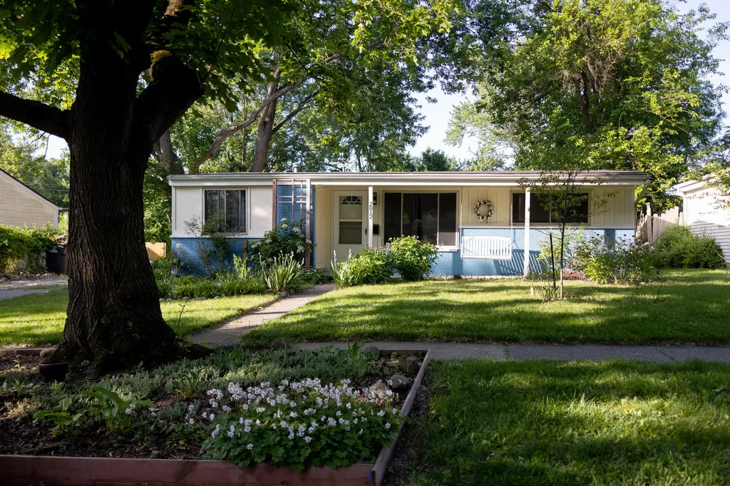 2812 Cumberland Avenue Ann Arbor City MI 48104