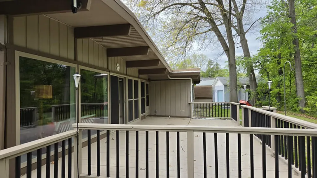 32619 Greenland Court Livonia City MI 48154