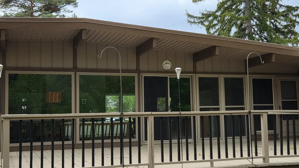 32619 Greenland Court Livonia City MI 48154