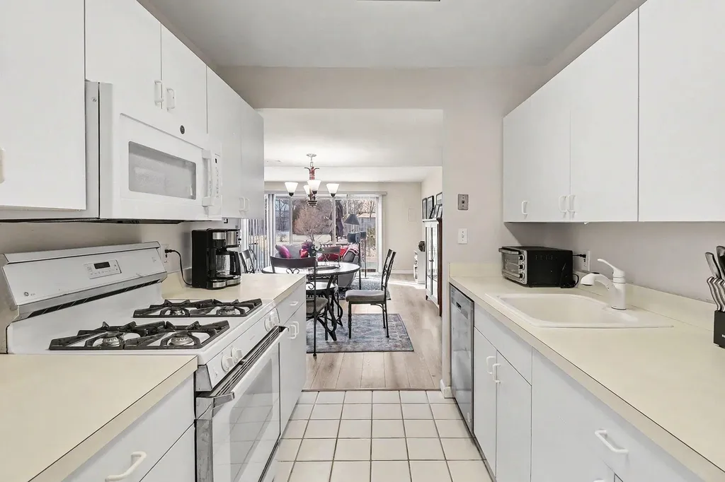 719 Watersedge Drive Ann Arbor City MI 48105