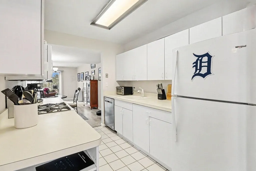 719 Watersedge Drive Ann Arbor City MI 48105