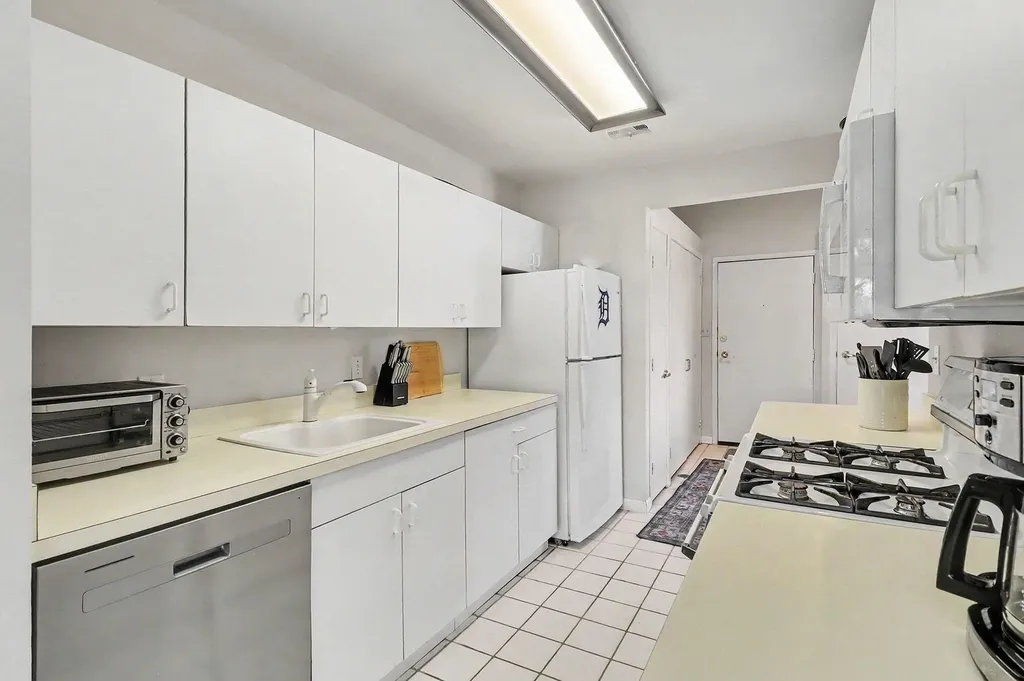 719 Watersedge Drive Ann Arbor City MI 48105