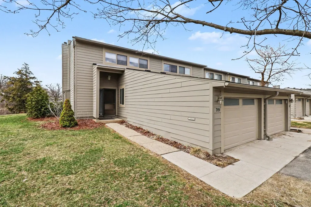 719 Watersedge Drive Ann Arbor City MI 48105