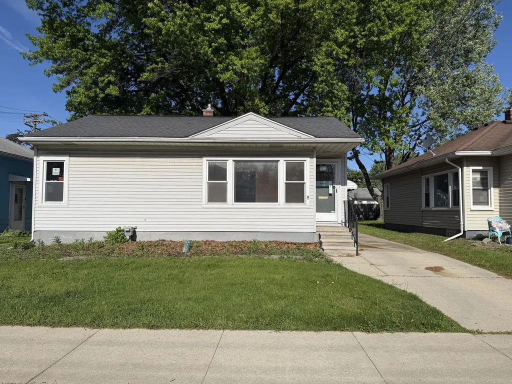 22415 Wilmot Avenue Eastpointe City MI 48021