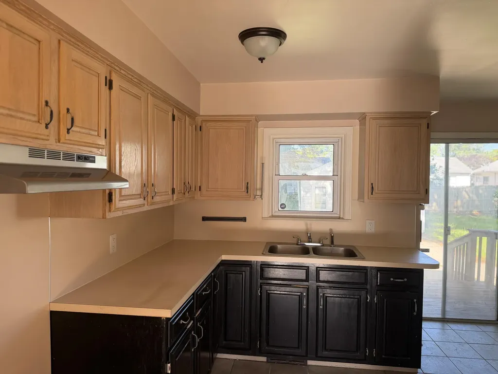 22415 Wilmot Avenue Eastpointe City MI 48021
