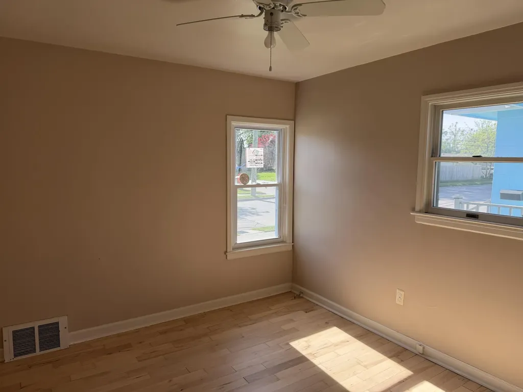 22415 Wilmot Avenue Eastpointe City MI 48021