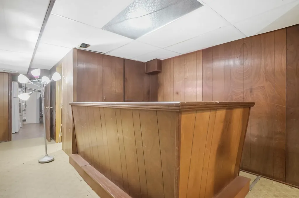 35046 Nancy Street Westland City MI 48186