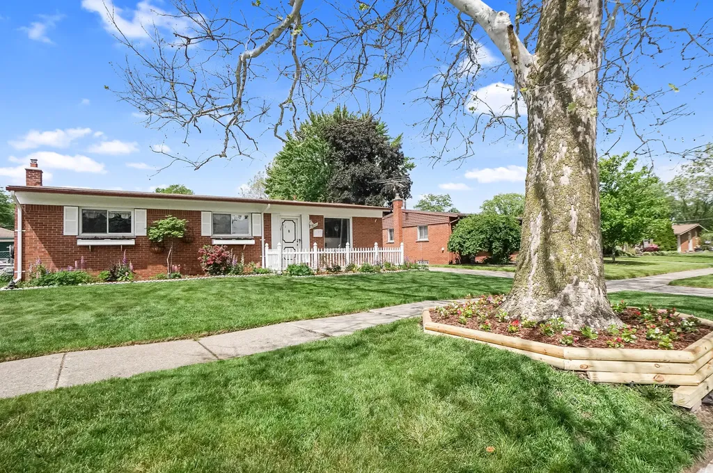 35046 Nancy Street Westland City MI 48186