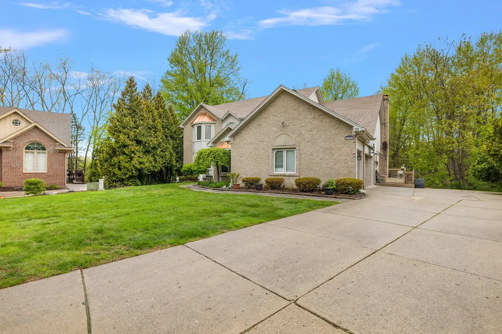 30521 Knighton Drive Farmington Hills City MI 48331