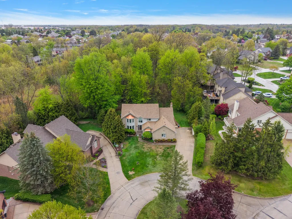 30521 Knighton Drive Farmington Hills City MI 48331
