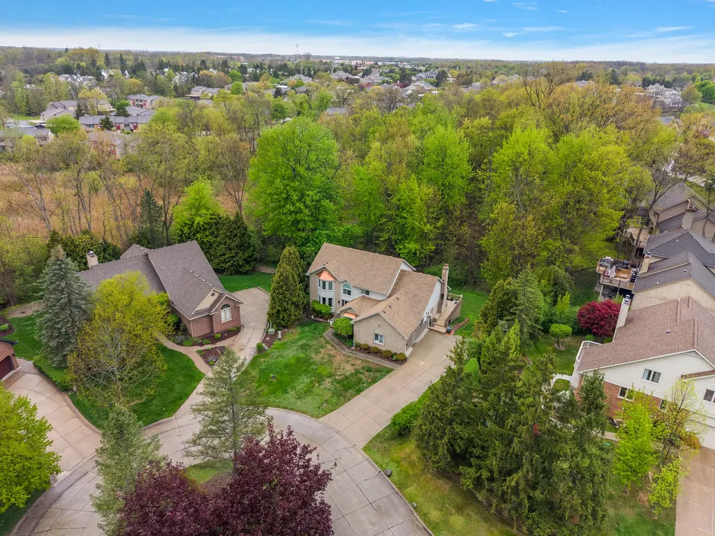 30521 Knighton Drive Farmington Hills City MI 48331
