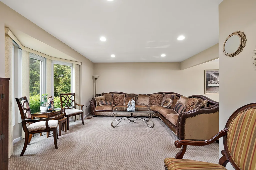 30521 Knighton Drive Farmington Hills City MI 48331