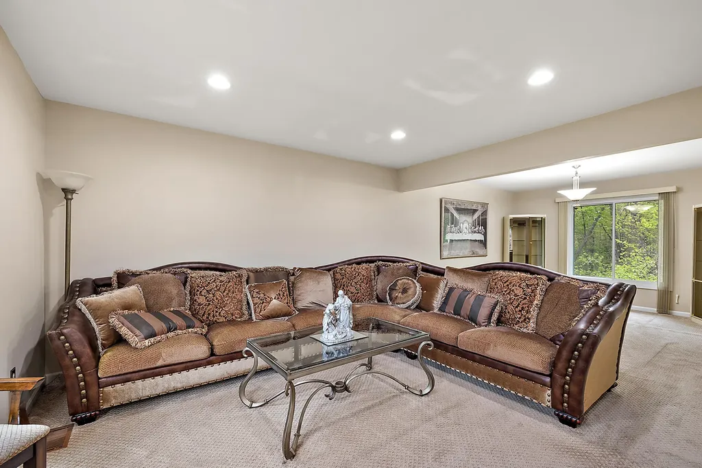 30521 Knighton Drive Farmington Hills City MI 48331