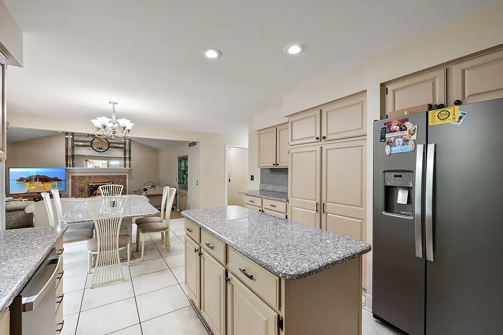 30521 Knighton Drive Farmington Hills City MI 48331