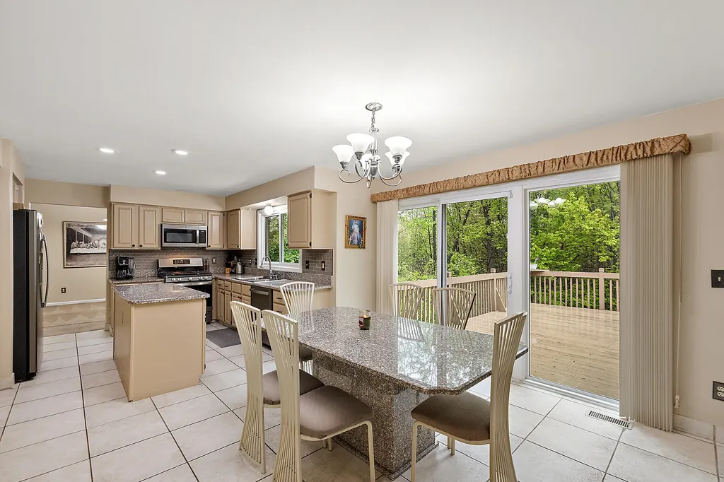30521 Knighton Drive Farmington Hills City MI 48331