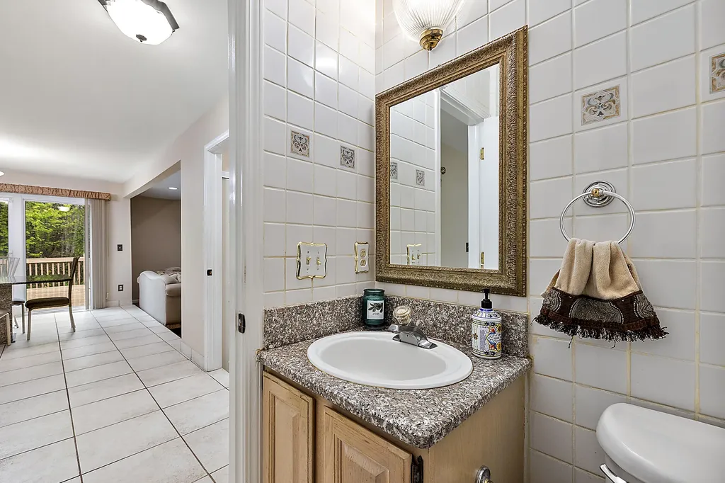 30521 Knighton Drive Farmington Hills City MI 48331