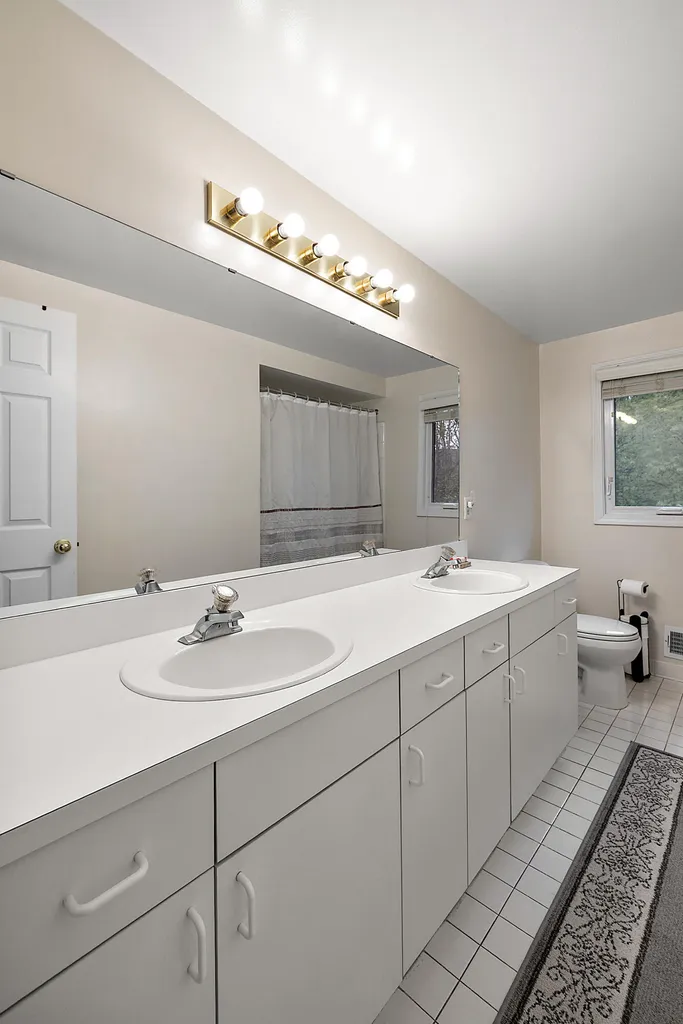 30521 Knighton Drive Farmington Hills City MI 48331
