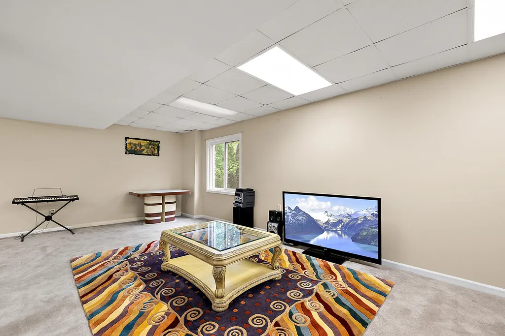 30521 Knighton Drive Farmington Hills City MI 48331
