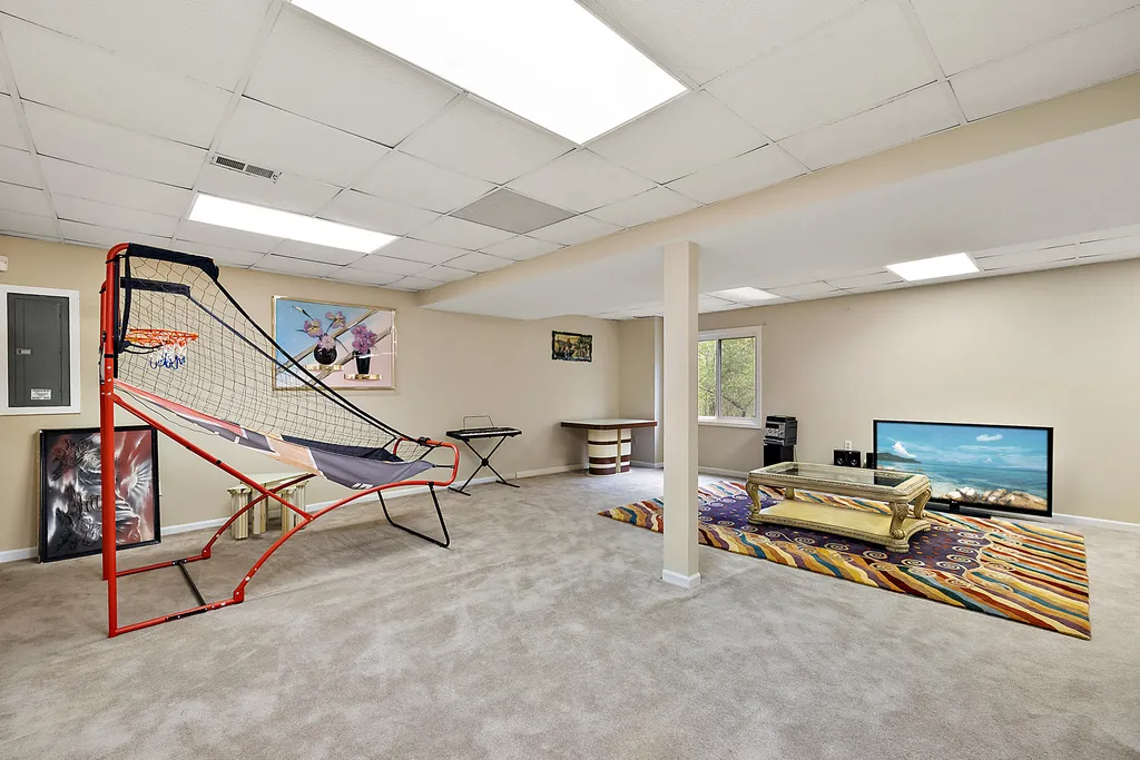 30521 Knighton Drive Farmington Hills City MI 48331