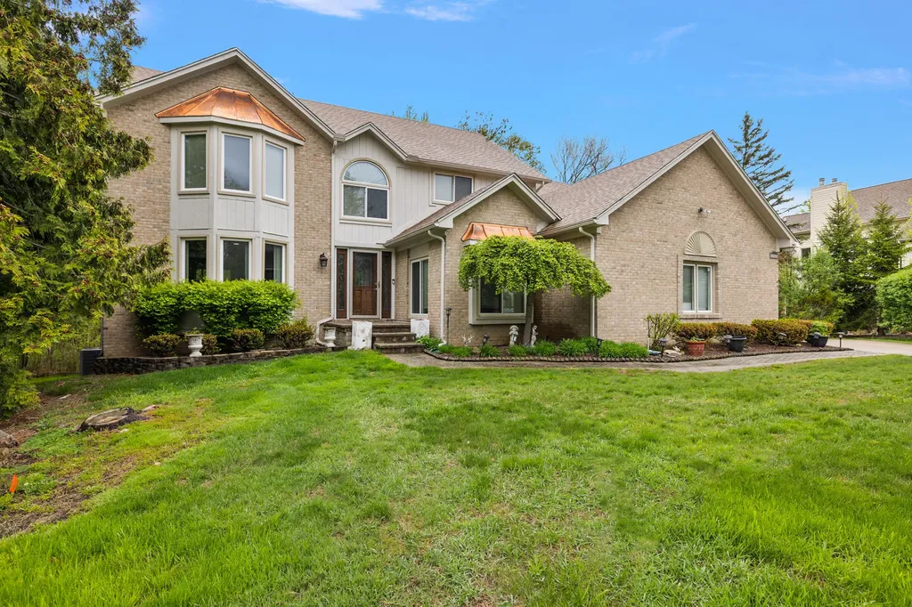 30521 Knighton Drive Farmington Hills City MI 48331