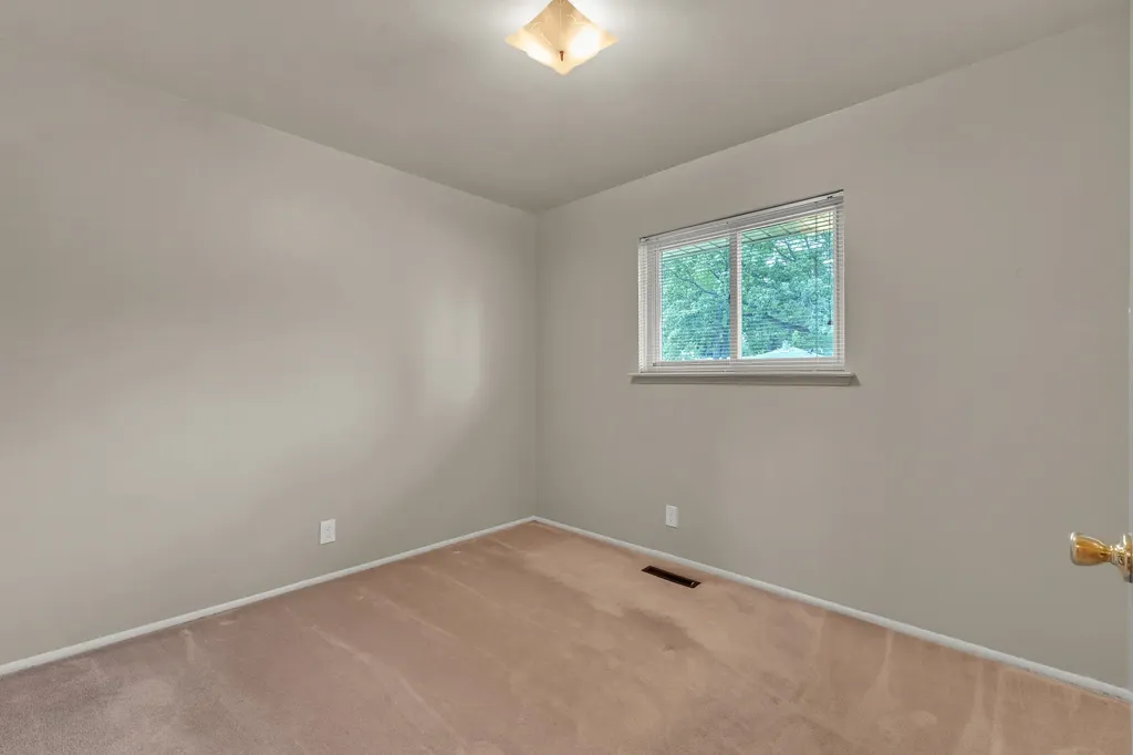 27511 Cambridge Street Garden City City MI 48135
