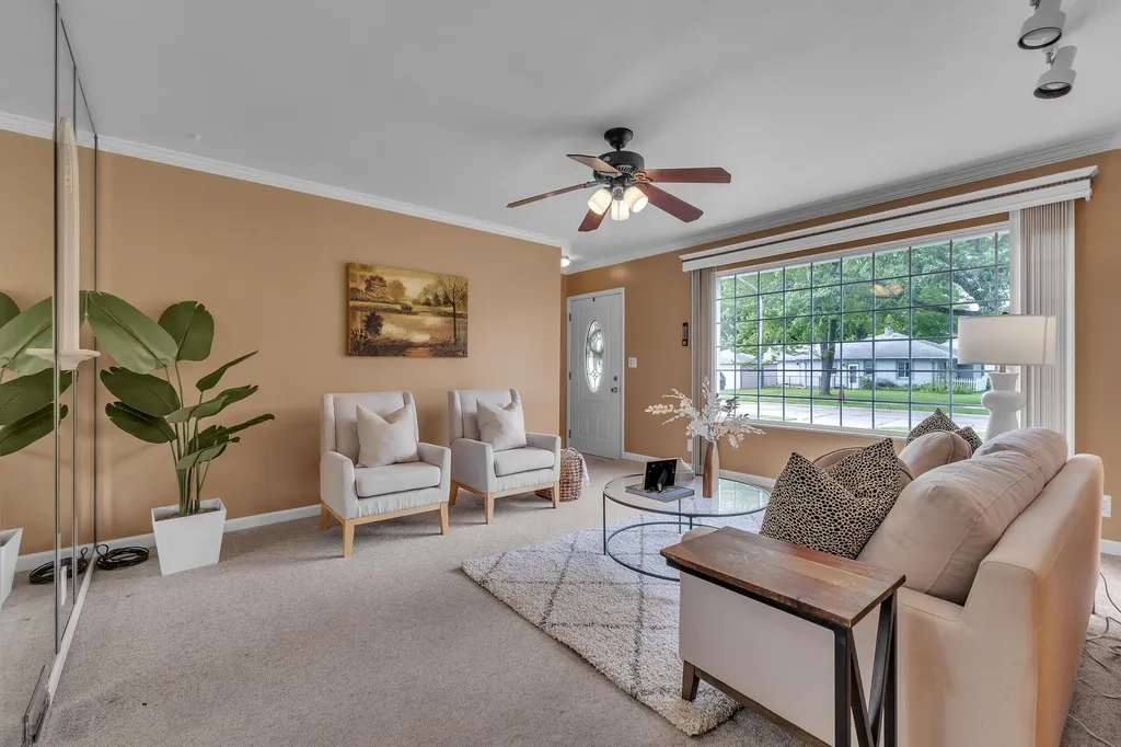 27511 Cambridge Street Garden City City MI 48135