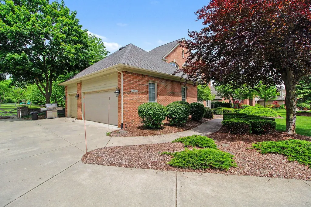 4356 Lakeside Court Pittsfield Charter Township MI 48108