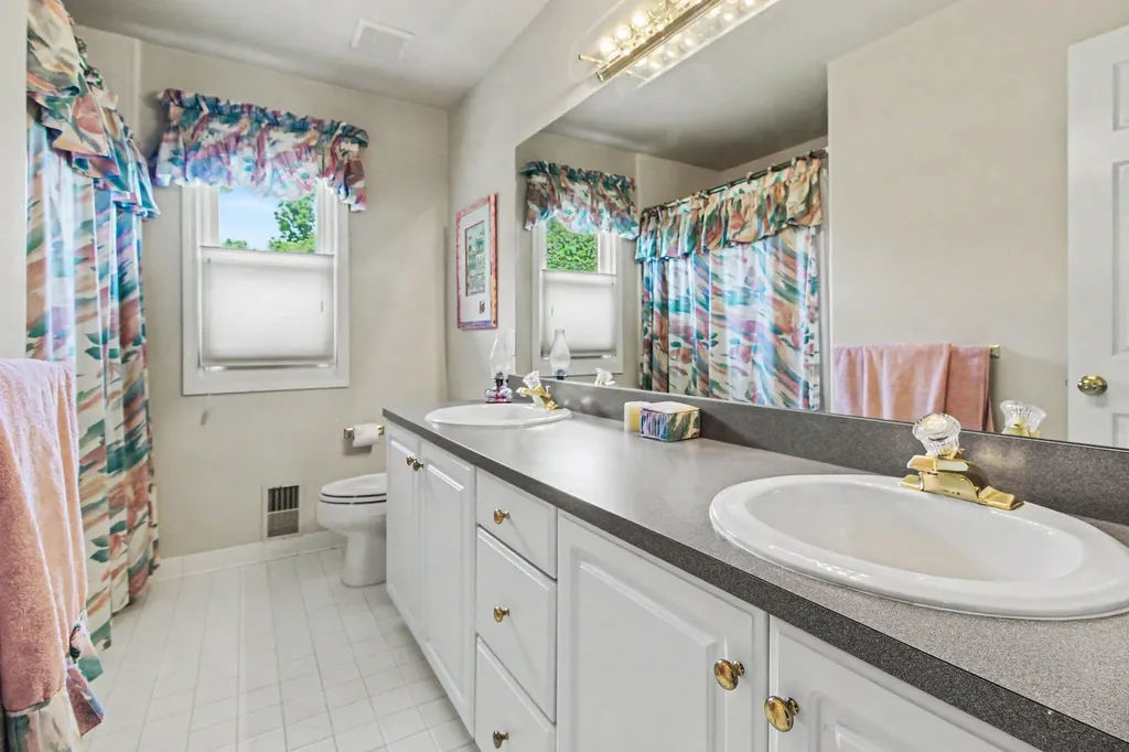 4356 Lakeside Court Pittsfield Charter Township MI 48108