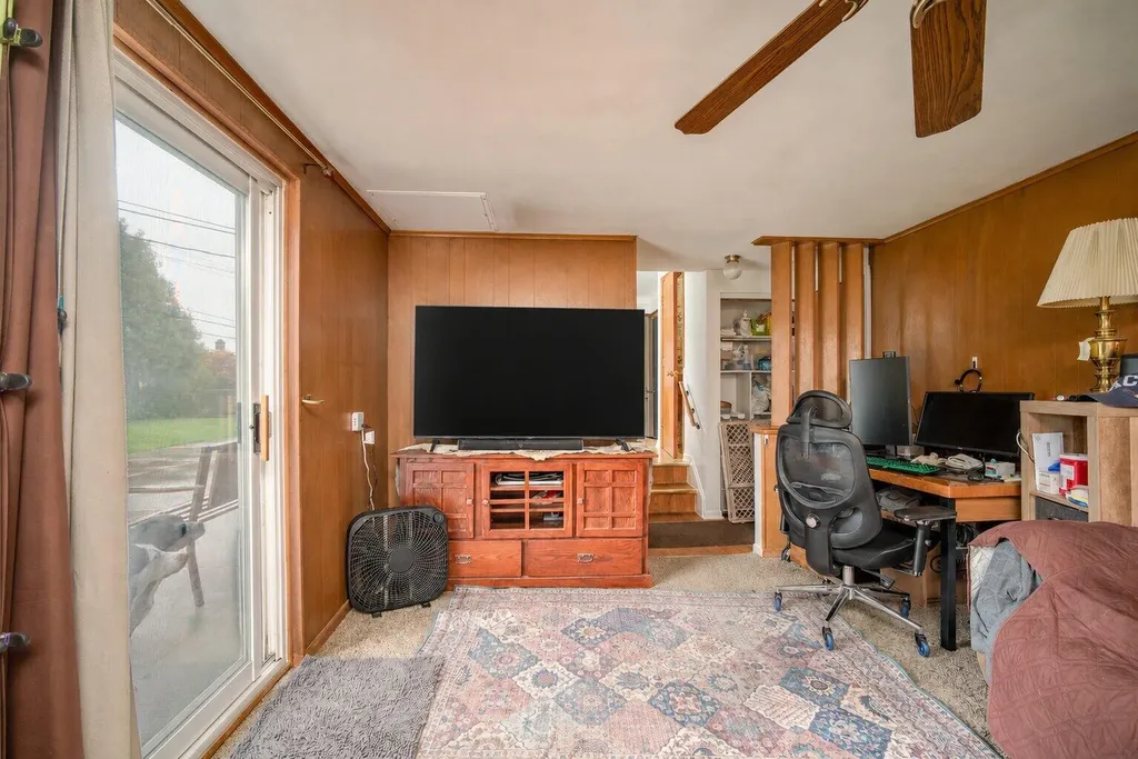19402 Rockport Street Roseville City MI 48066