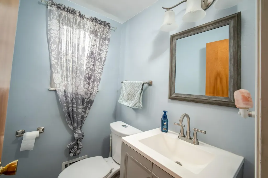 19402 Rockport Street Roseville City MI 48066