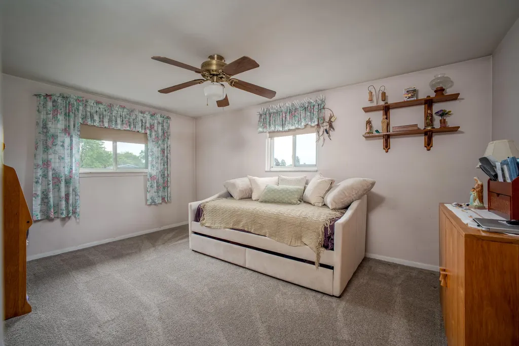 19402 Rockport Street Roseville City MI 48066