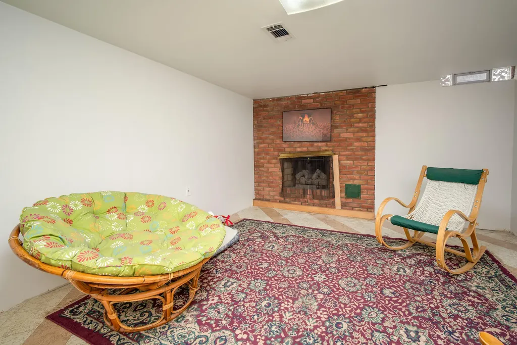 19402 Rockport Street Roseville City MI 48066