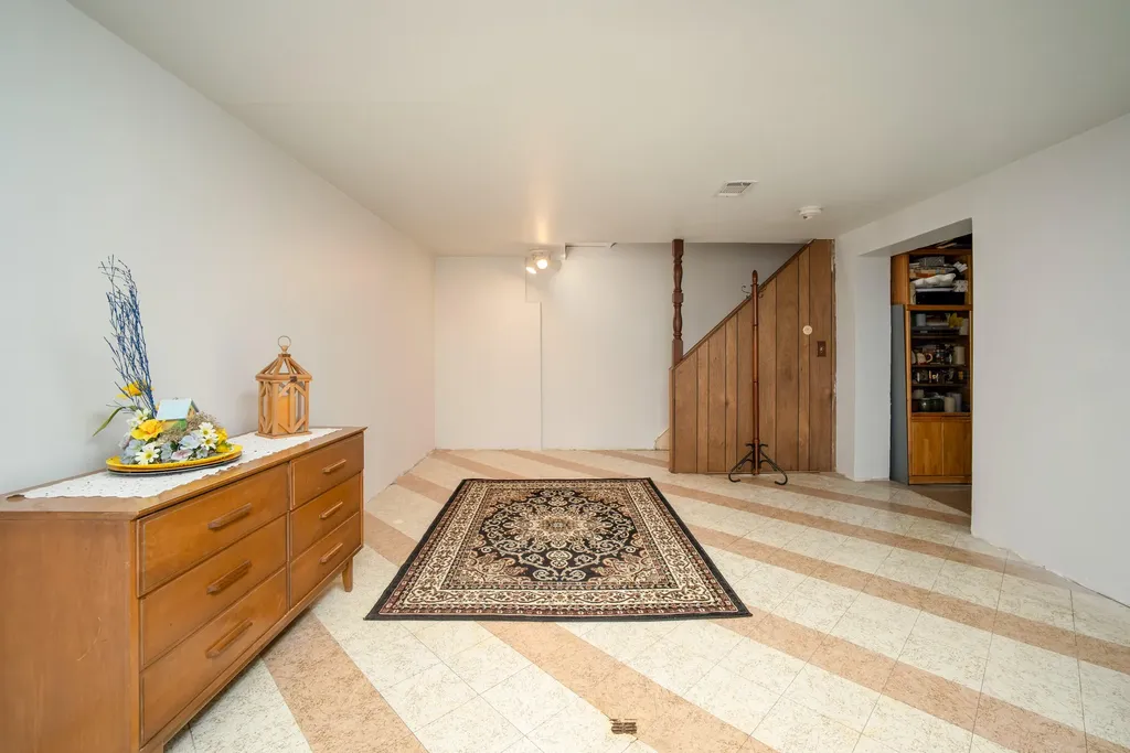 19402 Rockport Street Roseville City MI 48066