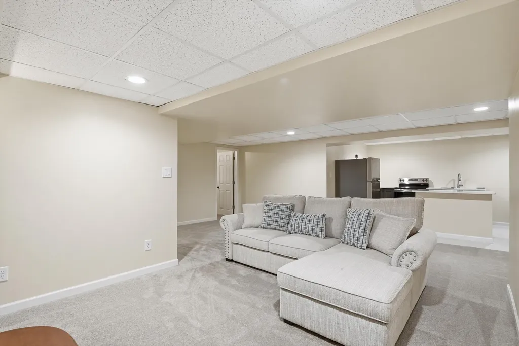 275 Honey Tree Way Scio Township MI 48103