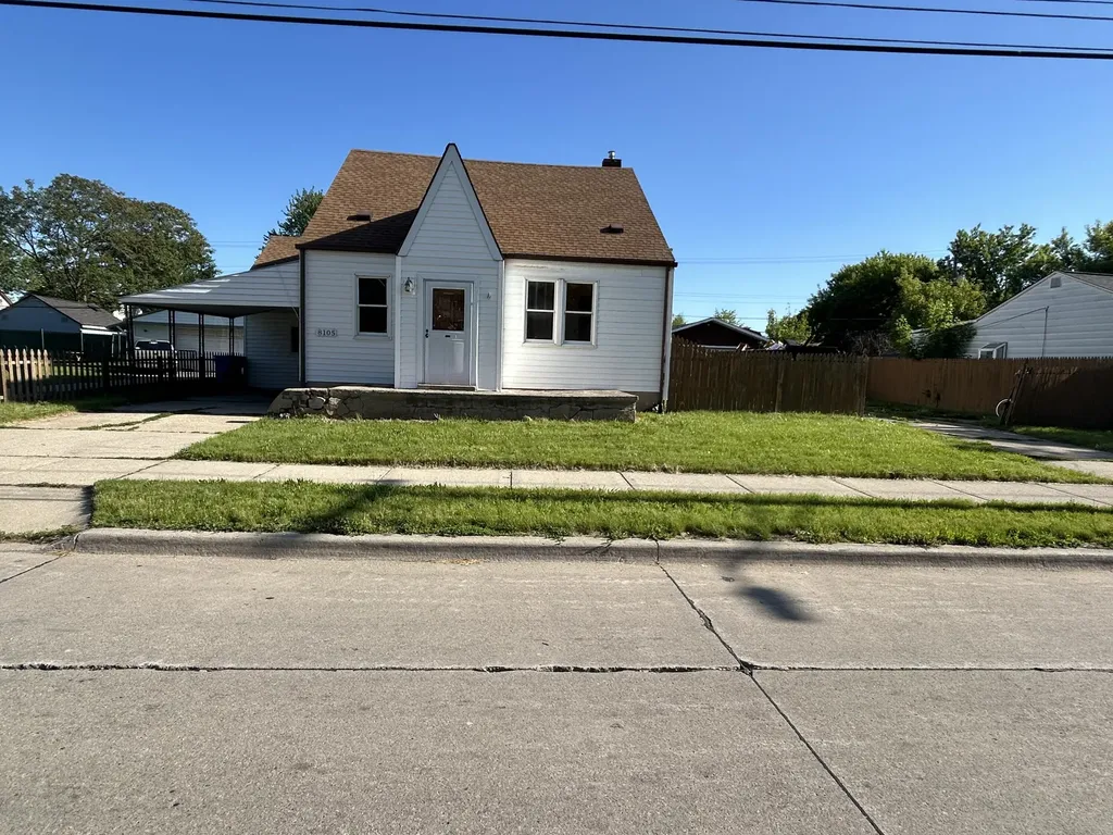 8105 Toepfer Warren City MI 48089