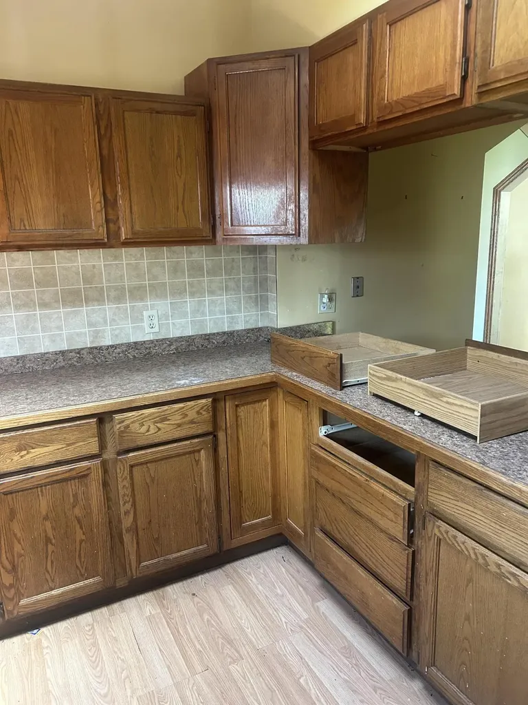 8105 Toepfer Warren City MI 48089