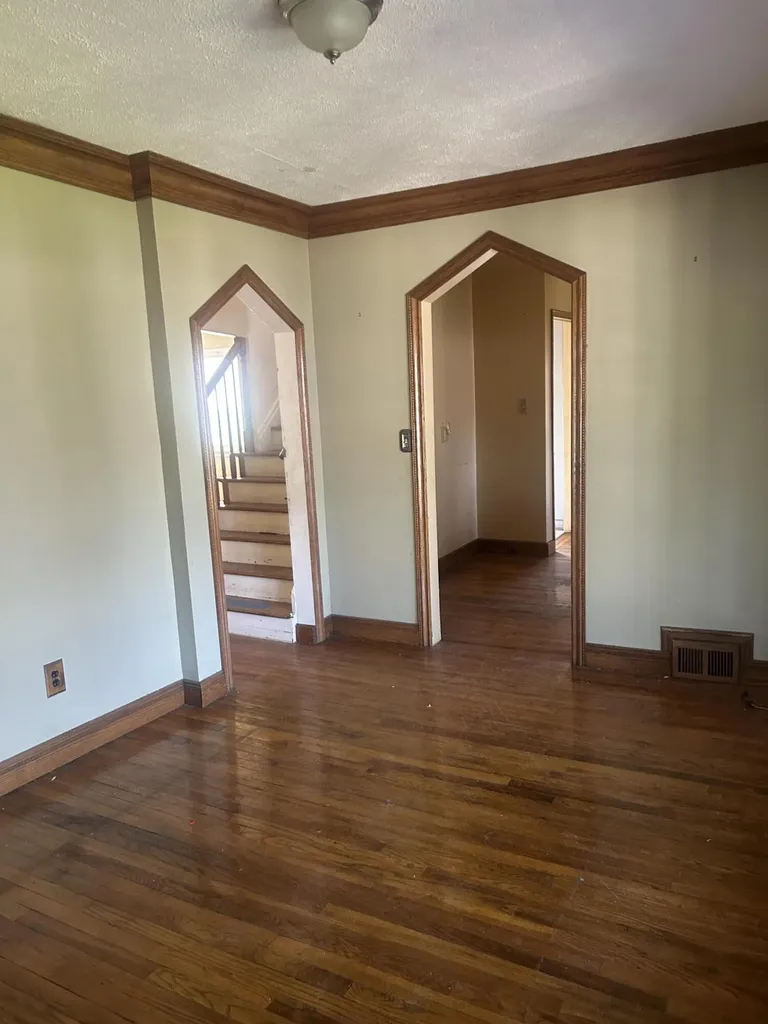 8105 Toepfer Warren City MI 48089