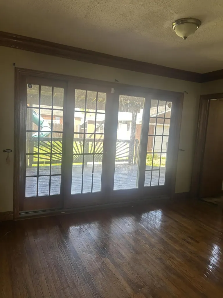 8105 Toepfer Warren City MI 48089