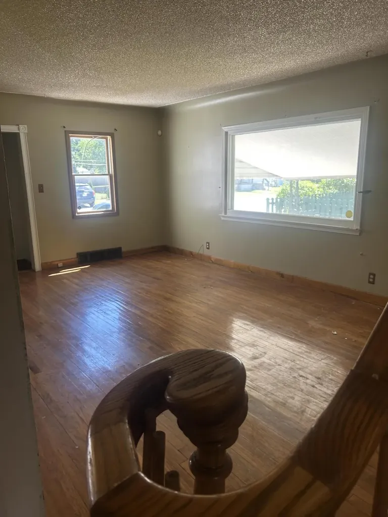 8105 Toepfer Warren City MI 48089