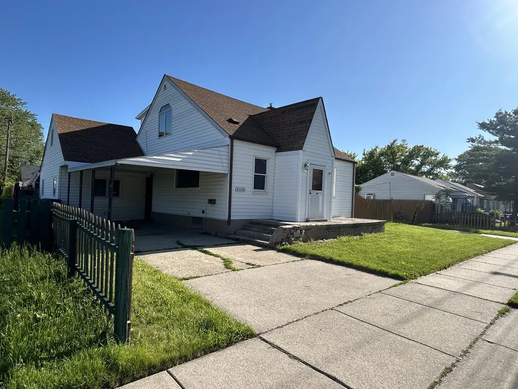 8105 Toepfer Warren City MI 48089