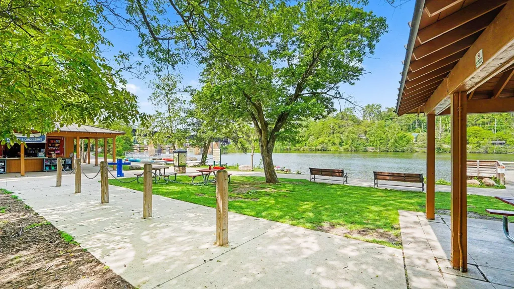 515 Long Shore Drive Ann Arbor City MI 48105