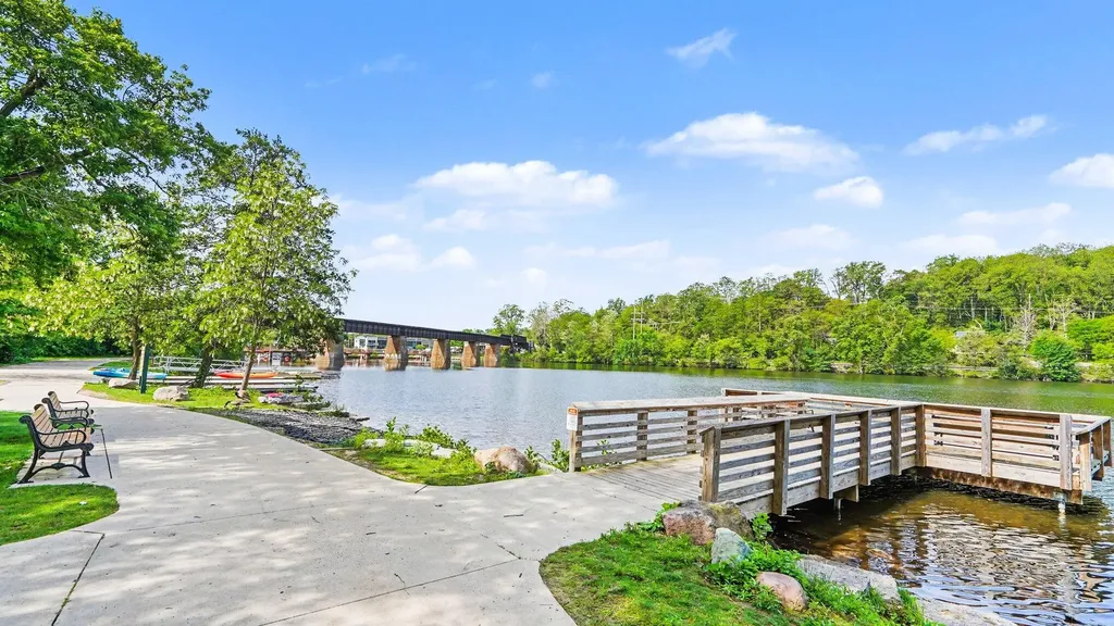 515 Long Shore Drive Ann Arbor City MI 48105