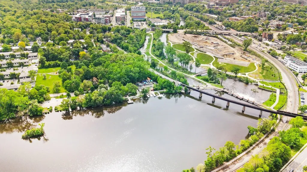 515 Long Shore Drive Ann Arbor City MI 48105
