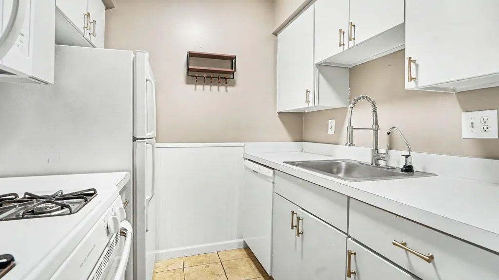 515 Long Shore Drive Ann Arbor City MI 48105