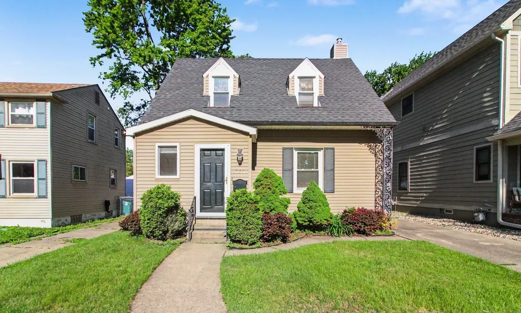 826 Irving Avenue Royal Oak City MI 48067